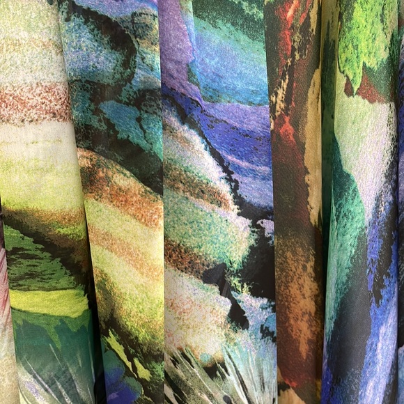 Designer formal flower patterned dress with shawl. Size: 16 - Picture 3 of 9